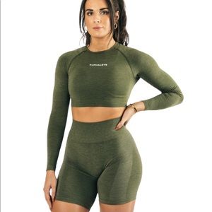 Alphalete Aspen Seamless Long Sleeve Crop Top